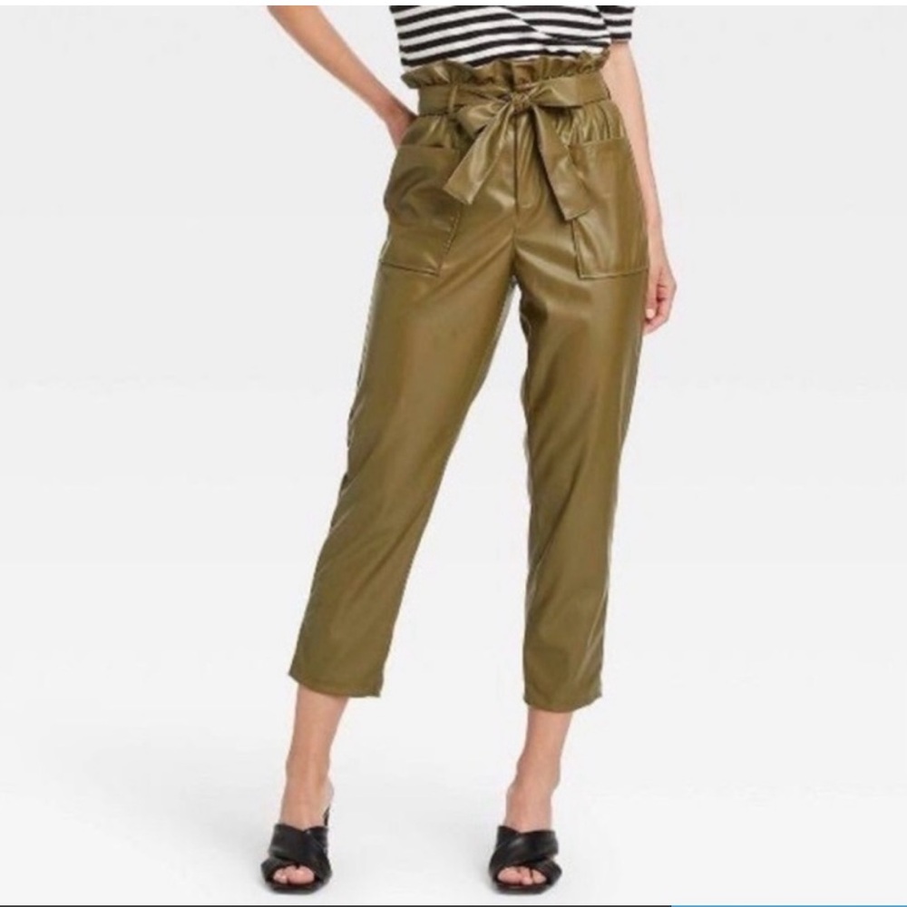 Who What Wear Green Cropped Paperbag Pants Size 4